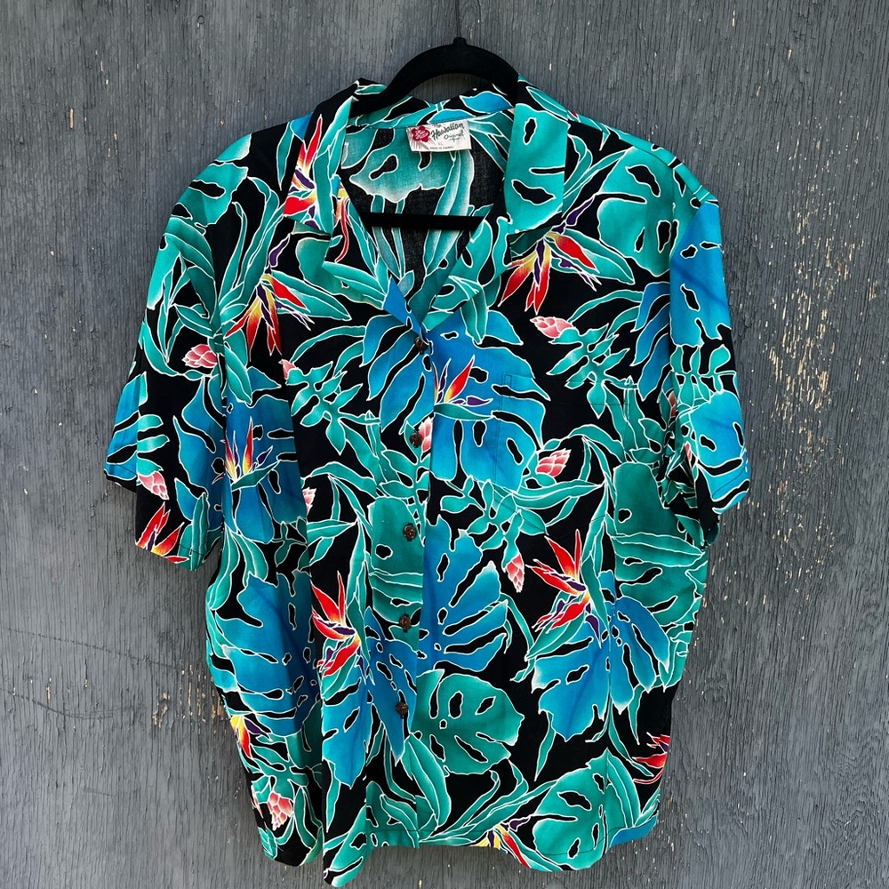 Hilo Hattie Blue and Green Casual Button Down Shirt